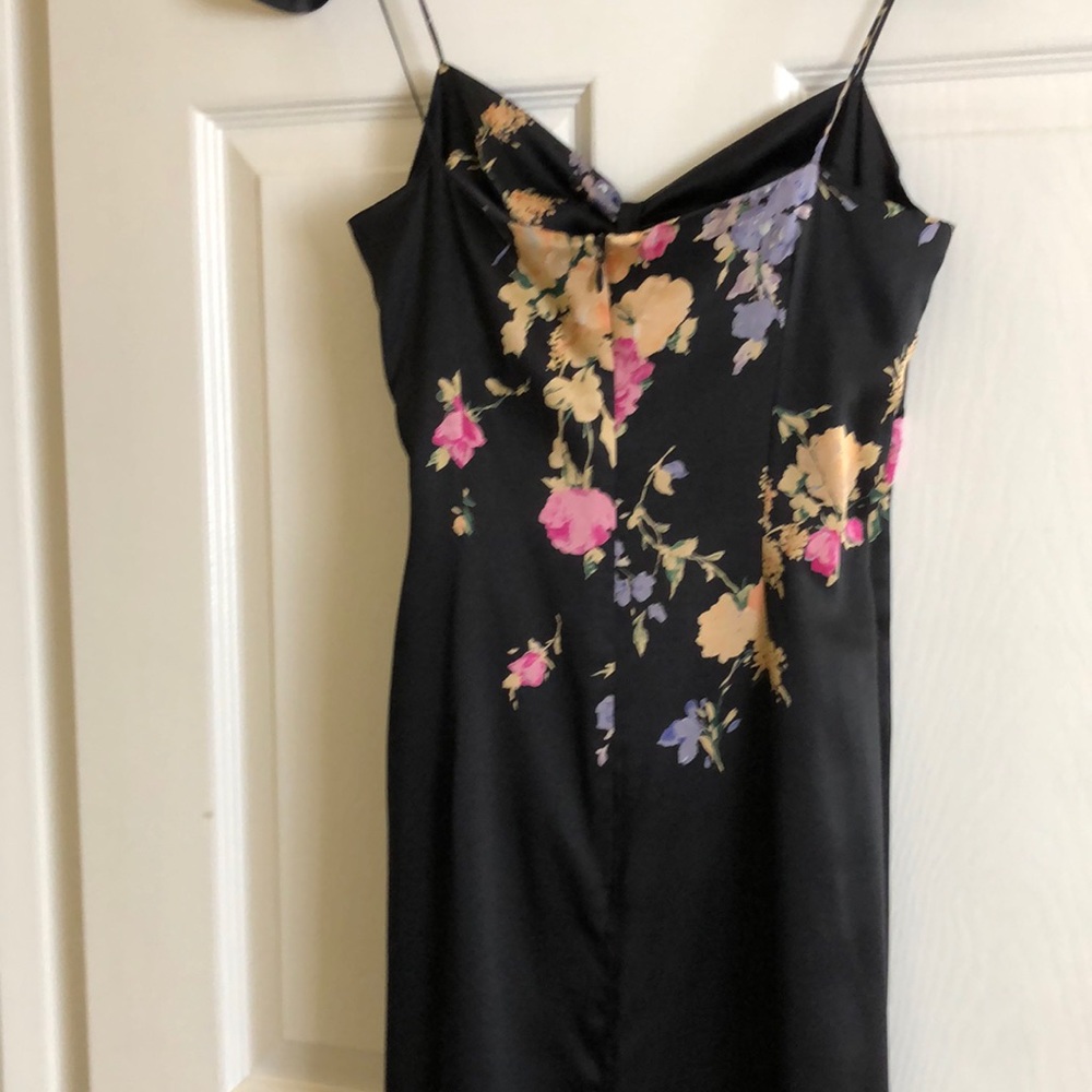 Dress - Picture 6 of 8